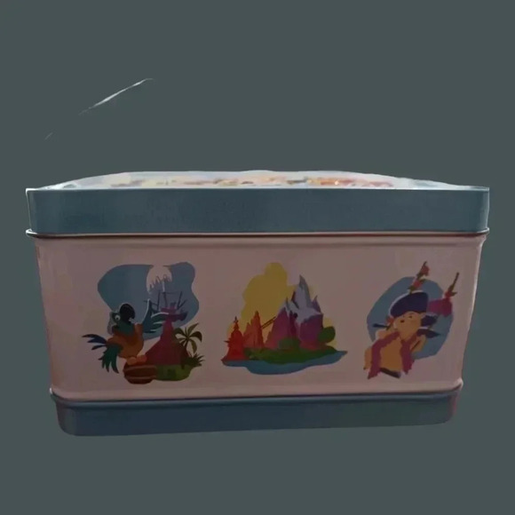 Disney d23 set lunchbox and pin set - Picture 11 of 14